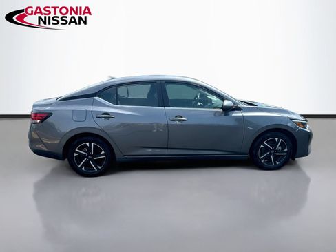 Used 2024 Nissan Sentra SV FWD image 9
