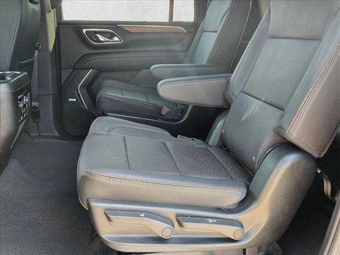 Used 2024 Chevrolet Suburban High Country w/ Advanced Technology Package image 19