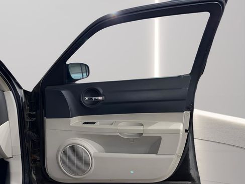 Used 2007 Dodge Charger SE w/ Sun/Sound Group image 12