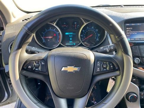 Used 2015 Chevrolet Cruze LT w/ Technology Package FWD image 19