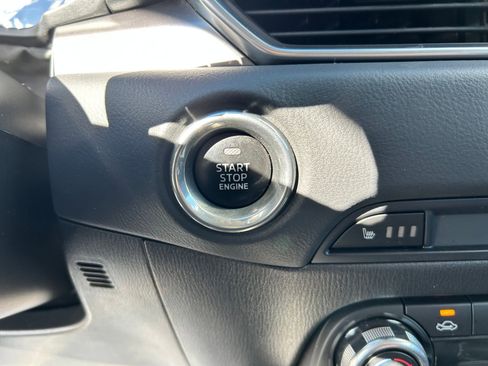 Used 2018 MAZDA CX-5 Touring image 17