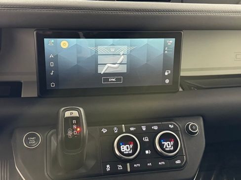 Used 2024 Land Rover Defender 90 S image 23