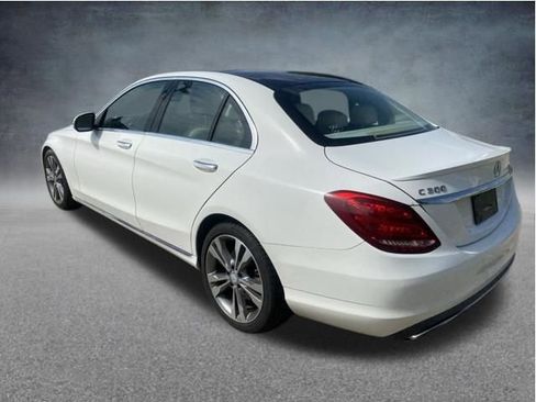 Used 2015 Mercedes-Benz C 300 Sedan image 4