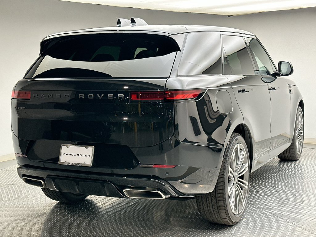 New 2027 Land Rover Range Rover Sport Dynamic SE AWD/4WD image 3
