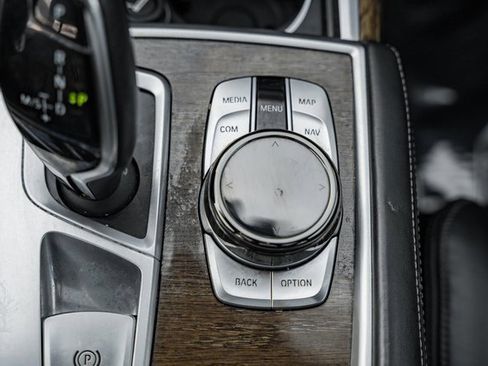 Used 2018 BMW 750i xDrive image 26