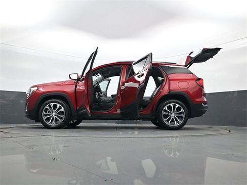 Certified 2020 GMC Terrain SLT w/ Preferred Package image 34