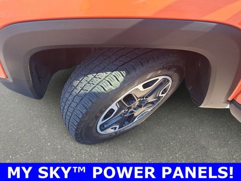 Used 2017 Jeep Renegade Trailhawk w/ Premium Trailhawk Package image 35