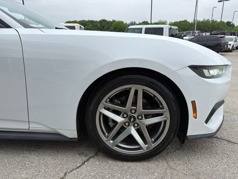 Used 2024 Ford Mustang Convertible RWD image 9