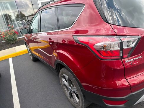 Used 2017 Ford Escape SE w/ SE Leather Comfort Package AWD/4WD image 4