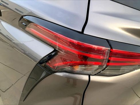 Certified 2021 Toyota Sienna Platinum image 53