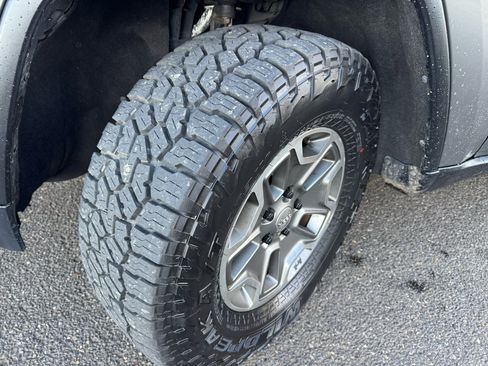 Used 2011 Jeep Grand Cherokee Limited w/ Luxury Group II image 30