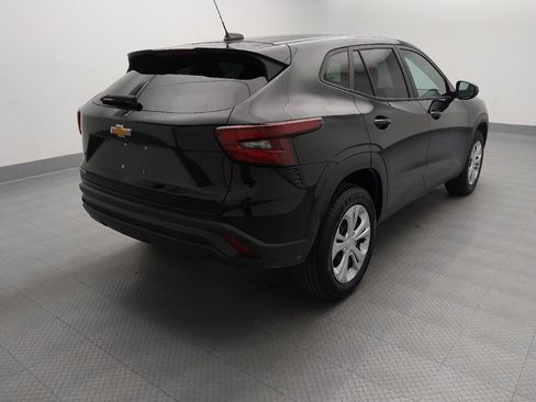 Used 2024 Chevrolet Trax LS FWD image 9