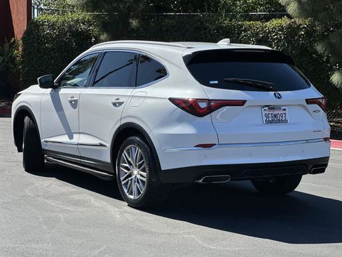 Used 2023 Acura MDX SH-AWD w/ Advance Package image 4