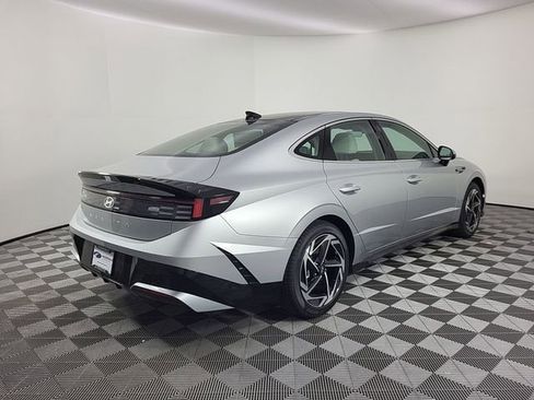 Certified 2025 Hyundai Sonata SEL image 8