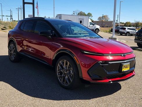 New 2026 Chevrolet Equinox EV RS image 2