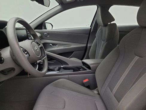 Used 2023 Hyundai Elantra SE w/ Cargo Package image 17