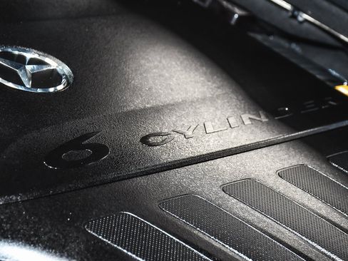 Used 2025 Mercedes-Benz GLS 450 4MATIC image 75