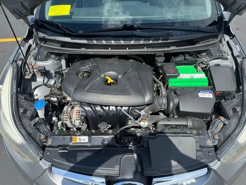 Used 2014 Hyundai Elantra SE w/ Option Group 02 FWD image 15