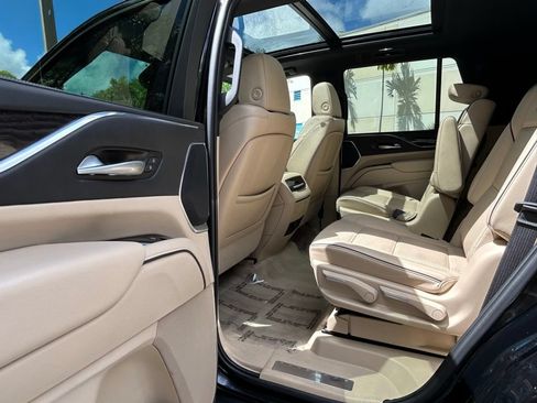 Used 2023 Cadillac Escalade Premium Luxury w/ Performance Package AWD/4WD image 60