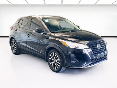 Used 2021 Nissan Kicks SV FWD image 3
