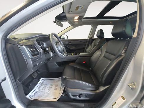 Used 2024 Nissan Rogue SV w/ SV Premium Package AWD/4WD image 11