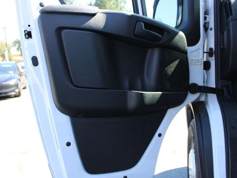 Used 2024 RAM ProMaster 2500 w/ Safety Group FWD image 8