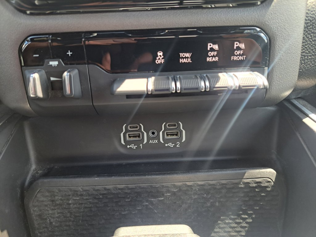 Used 2022 RAM 1500 Big Horn AWD/4WD image 17