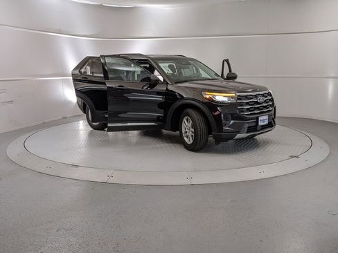 New 2025 Ford Explorer Active image 7