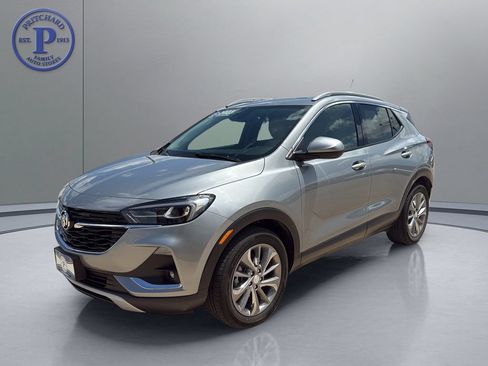 Used 2023 Buick Encore GX Essence w/ Experience Buick Package FWD image 3
