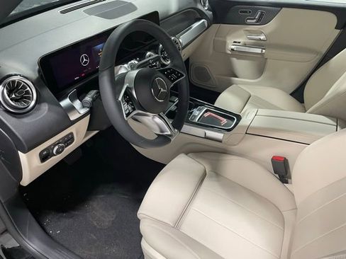 Used 2025 Mercedes-Benz GLB 250 GLB 250 image 17