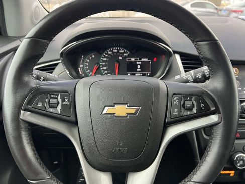 Used 2022 Chevrolet Trax LT w/ Redline Edition image 15