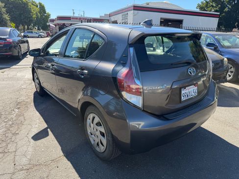 Used 2015 Toyota Prius C Three FWD image 4