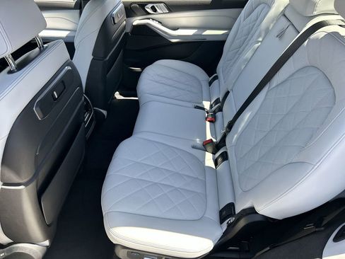 Used 2024 BMW X7 xDrive40i AWD/4WD image 26