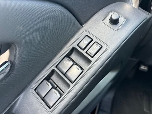 Used 2024 Nissan Frontier SV AWD/4WD image 14
