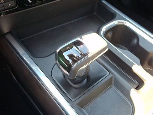 Used 2024 GMC Sierra 1500 SLT w/ SLT Premium Plus Package image 17