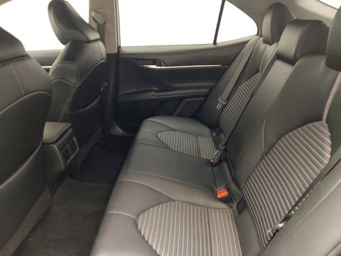 Used 2023 Toyota Camry SE w/ Cold Weather Package FWD image 18