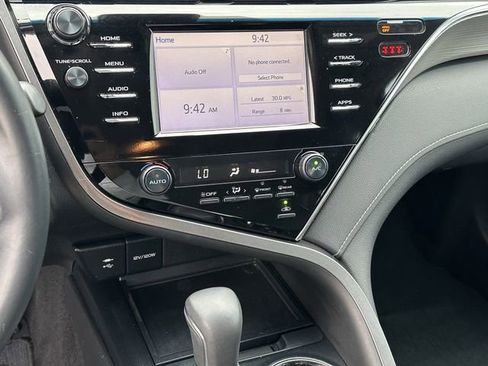 Used 2018 Toyota Camry SE FWD image 15