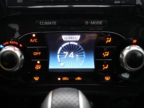 Used 2012 Nissan Juke SL image 24