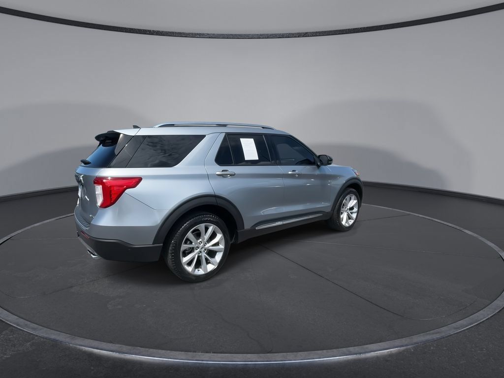 Used 2023 Ford Explorer Platinum w/ Technology Package AWD/4WD image 9