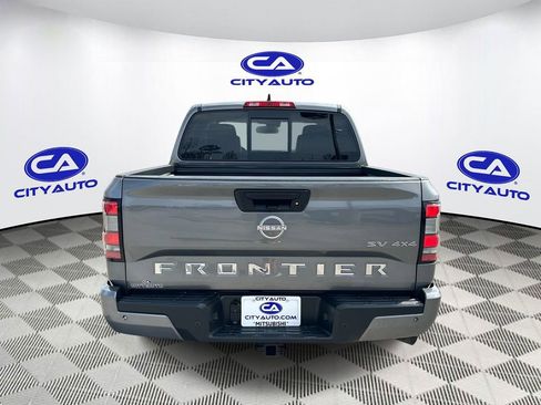 Used 2022 Nissan Frontier SV w/ SV Premium Package image 5
