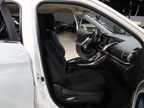 Used 2020 Mitsubishi Eclipse Cross ES image 14