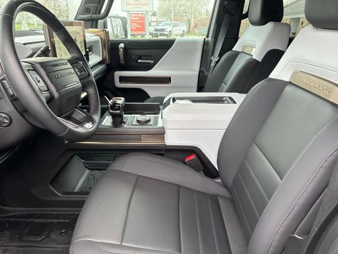 Used 2024 GMC Hummer EV 2X w/ Extreme Off-Road Package AWD/4WD image 11