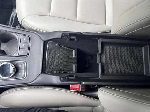 Used 2023 Cadillac XT4 Luxury FWD image 24