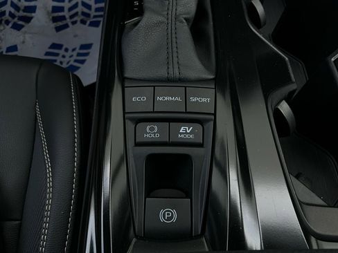 Used 2025 Toyota Camry SE image 23