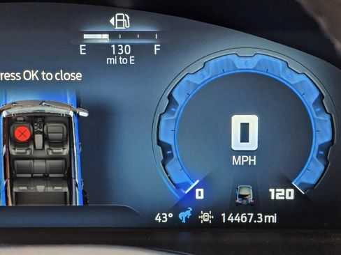 Used 2025 Ford Bronco Badlands image 18