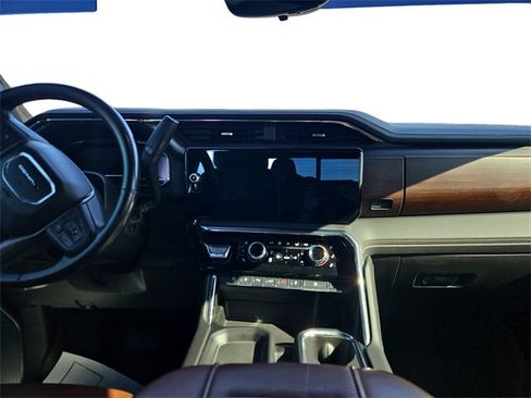 Used 2024 GMC Sierra 3500 Denali Ultimate image 11