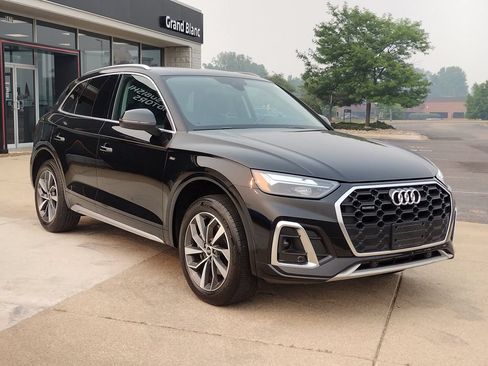 Used 2023 Audi Q5 2.0T Premium w/ Convenience Package AWD/4WD image 16