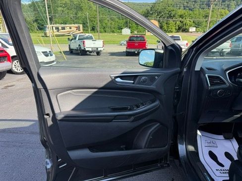 Used 2020 Ford Edge Titanium AWD/4WD image 9