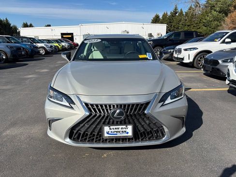 Used 2023 Lexus ES 250 w/ Premium Package image 8