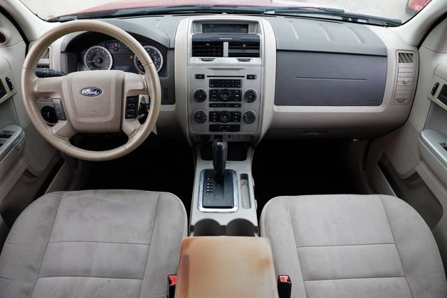 Used 2012 Ford Escape XLT FWD image 2